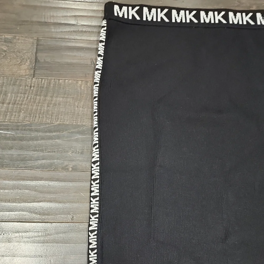Michael Kors streamlined black